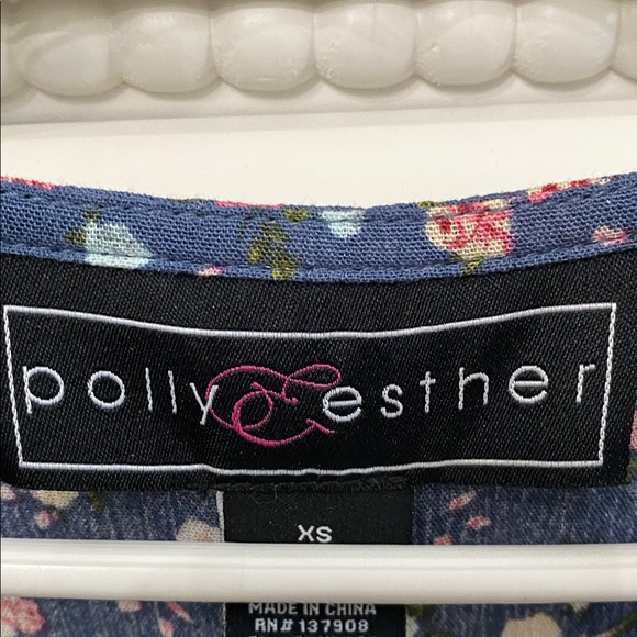 Polly & Esther Navy Floral Lace Trim Blouse. Beautiful and Feminine. XS. NWT - Picture 3 of 11